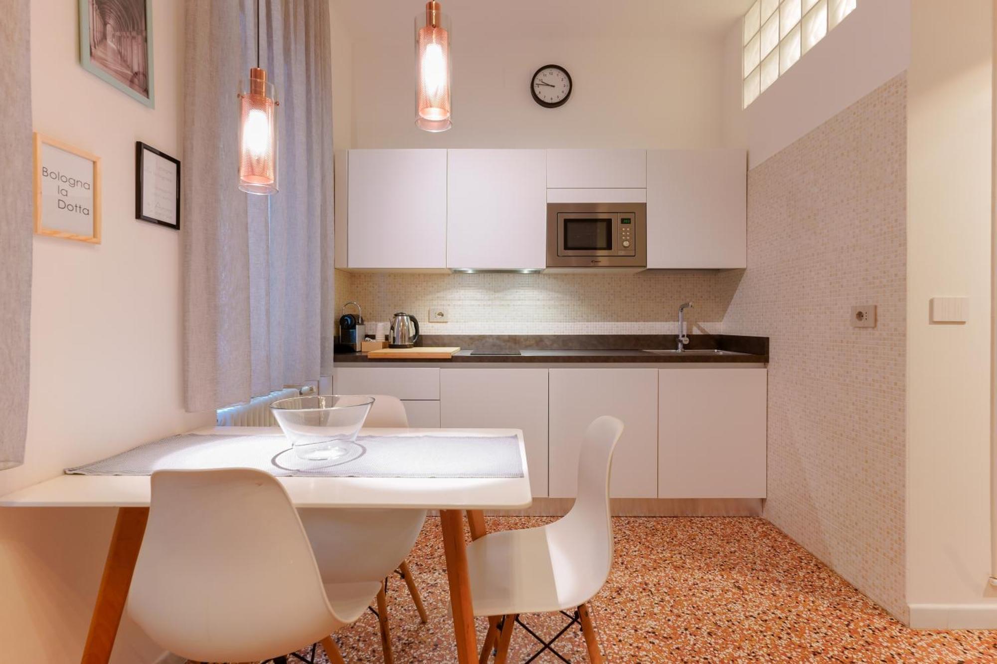 M&M Apartment โบโลญญา ภายนอก รูปภาพ