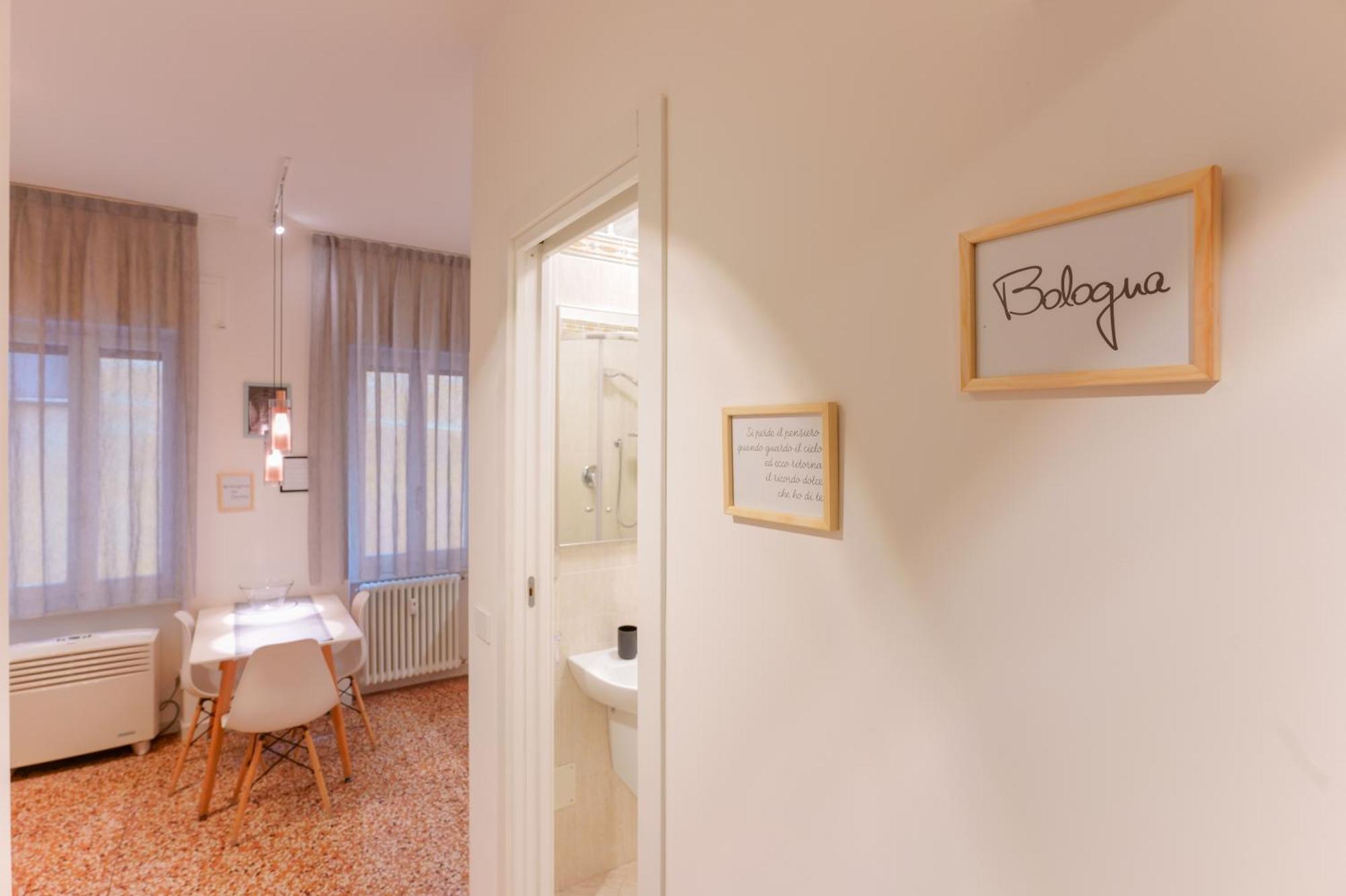 M&M Apartment โบโลญญา ภายนอก รูปภาพ