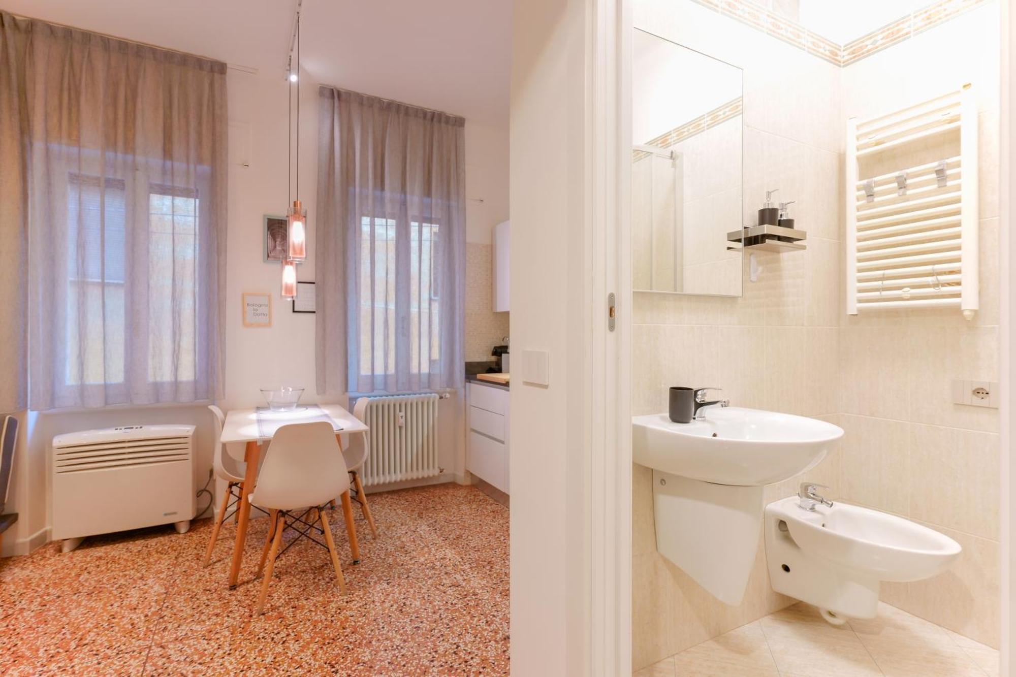 M&M Apartment โบโลญญา ภายนอก รูปภาพ