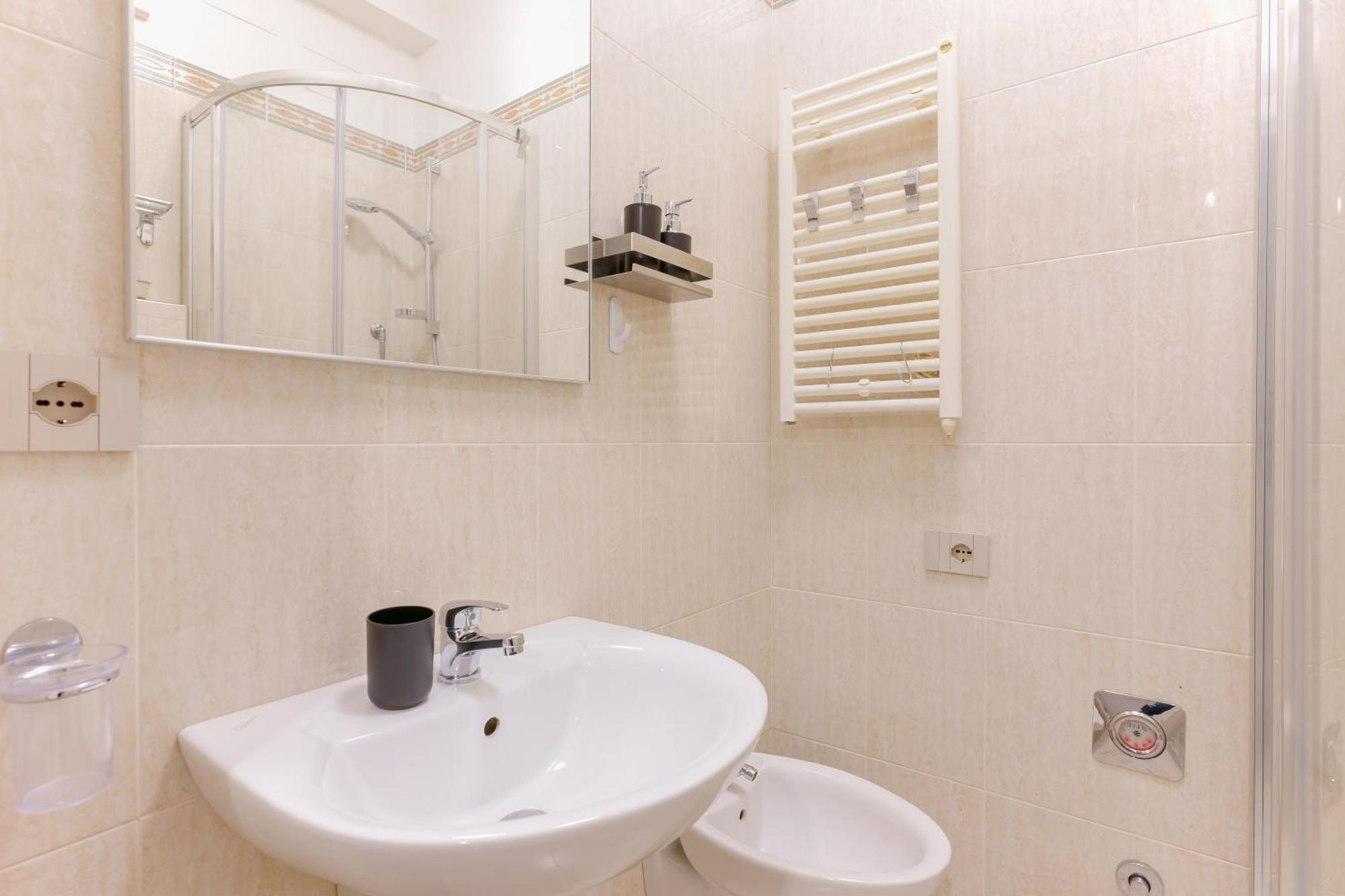 M&M Apartment โบโลญญา ภายนอก รูปภาพ