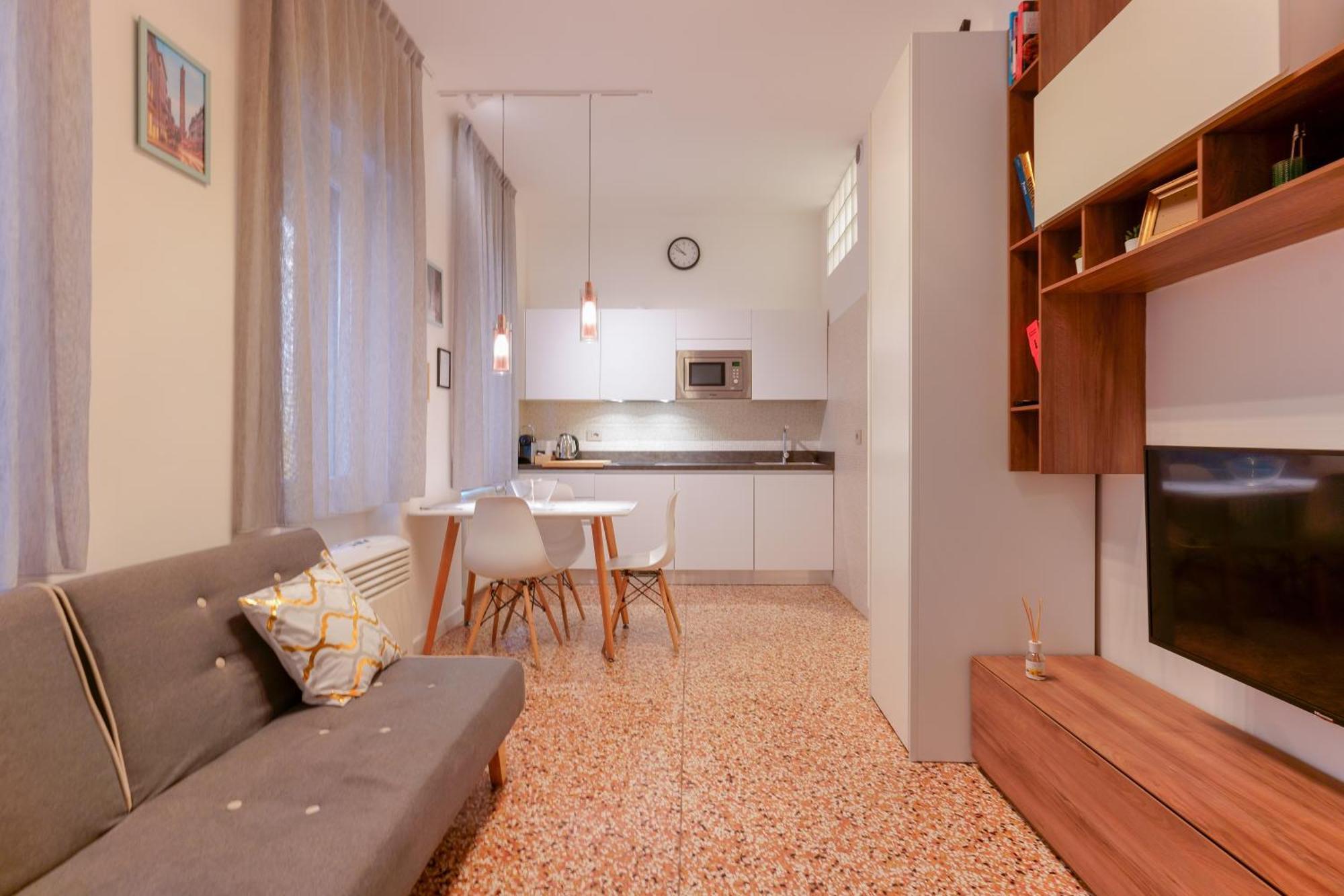 M&M Apartment โบโลญญา ภายนอก รูปภาพ